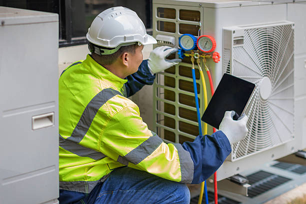 Professional Hvac Maintenance technician working in Caseyville, IL